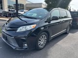 Used 2018 Toyota Sienna XLE image 2