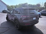 Used 2023 Jeep Grand Cherokee Altitude image 4