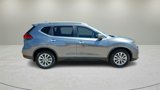 Used 2017 Nissan Rogue SV w/ SV Premium Package image 2