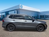 Used 2022 Volkswagen Tiguan SE image 2
