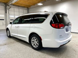 Used 2020 Chrysler Pacifica Touring-L image 2