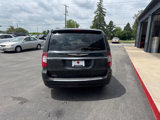 Used 2013 Chrysler Town & Country Touring image 4