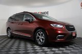Used 2023 Chrysler Pacifica Limited image 4