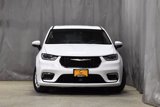 Used 2023 Chrysler Pacifica Touring-L image 4