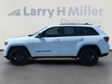 Used 2018 Jeep Grand Cherokee Laredo image 2