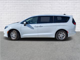 Used 2022 Chrysler Voyager LX image 2