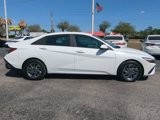 Used 2024 Hyundai Elantra SEL image 3