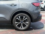 Used 2021 Ford Escape SE w/ SE Sport Appearance Package image 4