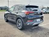 Used 2021 Buick Encore GX Essence image 5
