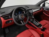 Certified 2024 Porsche Macan image 4