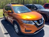 Used 2017 Nissan Rogue SV image 2