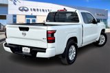 Used 2024 Nissan Frontier SV image 2