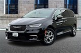 Used 2022 Chrysler Pacifica Limited image 2