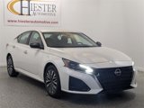Used 2024 Nissan Altima 2.5 SV image 2