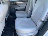 Used 2023 Toyota Highlander AWD image 3