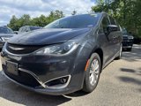 Used 2019 Chrysler Pacifica Touring-L image 2