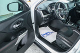 Used 2018 Jeep Cherokee Trailhawk image 3