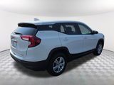 Used 2024 GMC Terrain SLE image 3