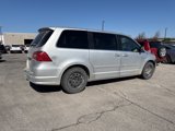 Used 2010 Volkswagen Routan SE image 5