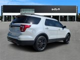 Used 2017 Ford Explorer XLT w/ Equipment Group 202A image 4