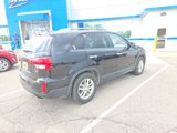 Used 2015 Kia Sorento LX image 2