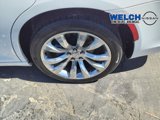 Used 2019 Chrysler 300 Touring w/ Chrome Appearance Package image 5