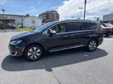 Used 2017 Chrysler Pacifica Platinum image 2