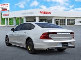 Used 2020 Volvo S90 T6 R-Design image 3