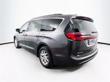 Used 2022 Chrysler Pacifica Touring-L image 5