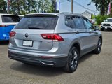 Used 2022 Volkswagen Tiguan SE w/ Panoramic Sunroof Package image 5
