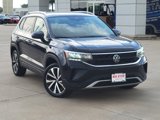 Used 2024 Volkswagen Taos SE image 2