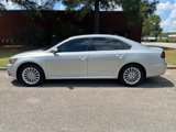 Used 2017 Volkswagen Passat 1.8T SE w/ SE Lighting Package image 2