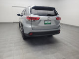 Used 2017 Toyota Highlander XLE image 6