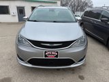 Used 2017 Chrysler Pacifica Limited w/ Advanced Safetytec Group image 2