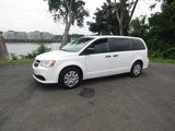 Used 2019 Dodge Grand Caravan SE w/ UConnect Hands-Free Group image 2