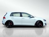 Used 2017 Volkswagen GTI SE image 3