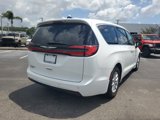 Used 2023 Chrysler Pacifica Touring-L image 6