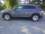 Used 2022 Volkswagen Atlas Cross Sport SE w/ Panoramic Sunroof Package image 2
