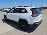 Used 2023 Jeep Cherokee Altitude Lux image 3