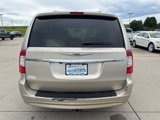 Used 2013 Chrysler Town & Country Touring image 4
