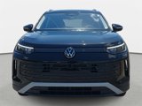 New 2025 Volkswagen Tiguan SE image 2