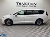 Used 2023 Chrysler Pacifica Touring-L image 6