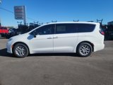 New 2025 Chrysler Pacifica Select image 2