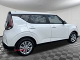 Used 2025 Kia Soul LX image 2