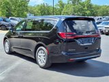 New 2025 Chrysler Pacifica Select image 4