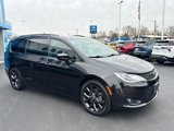 Used 2019 Chrysler Pacifica Touring Plus w/ S Appearance Package image 5