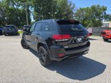 Used 2021 Jeep Grand Cherokee Laredo X image 2