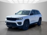 Used 2024 Jeep Grand Cherokee Altitude image 3