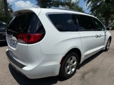 Used 2017 Chrysler Pacifica Touring-L Plus image 4