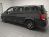 Used 2019 Dodge Grand Caravan SE image 3